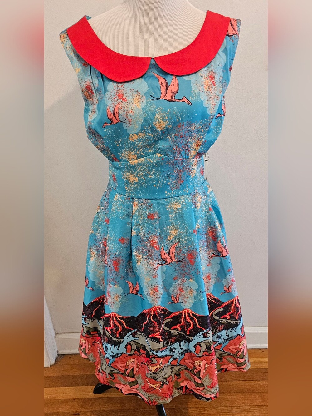 Lindy Bop Sorrell Dress In Volcano Print BNWT - Picture 3 of 9